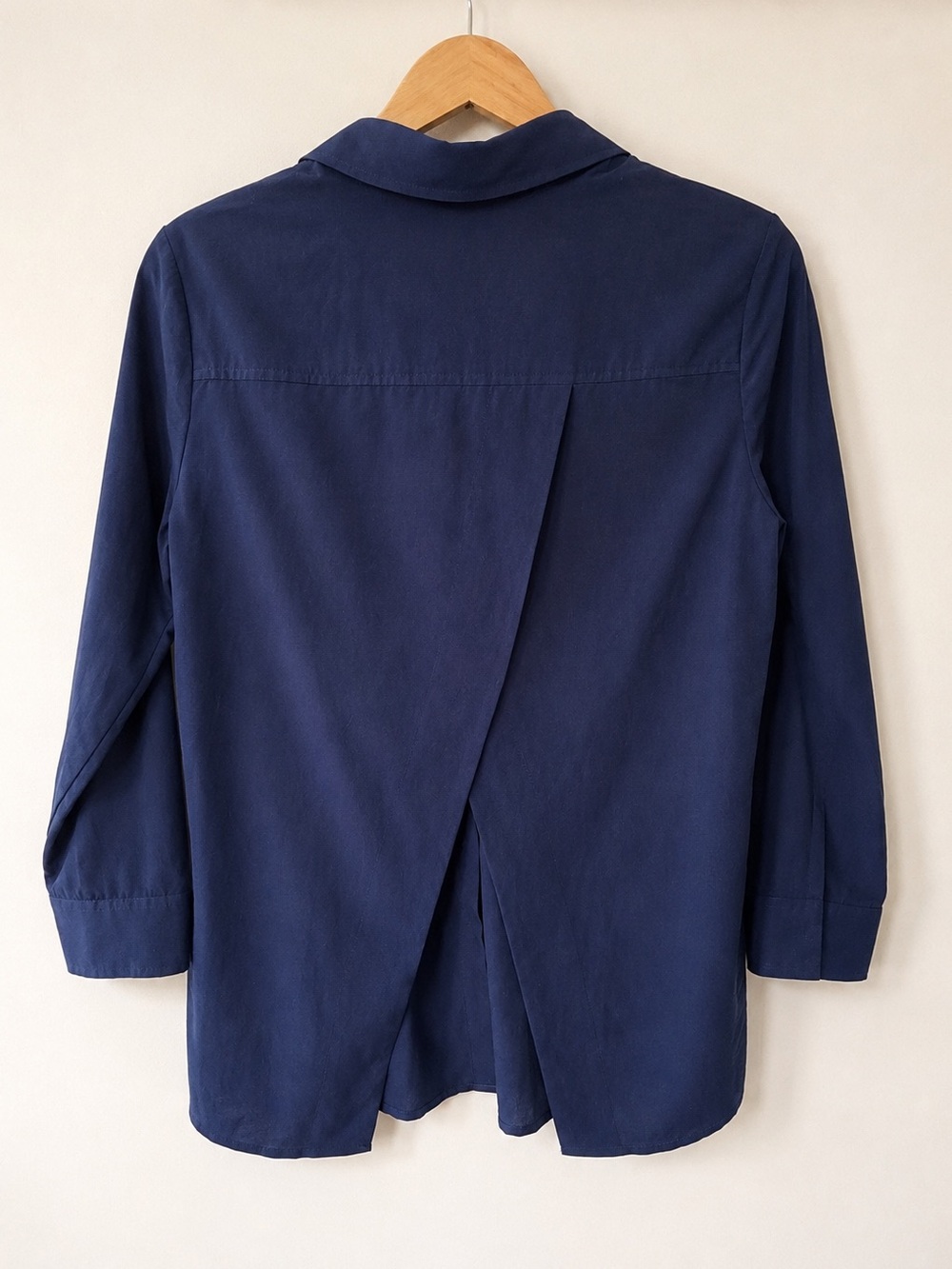 Banana Republic Women’s Classic Button-Up Shirt in Navy - Picture 4 of 10